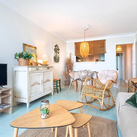 La Houle, Face Apartment